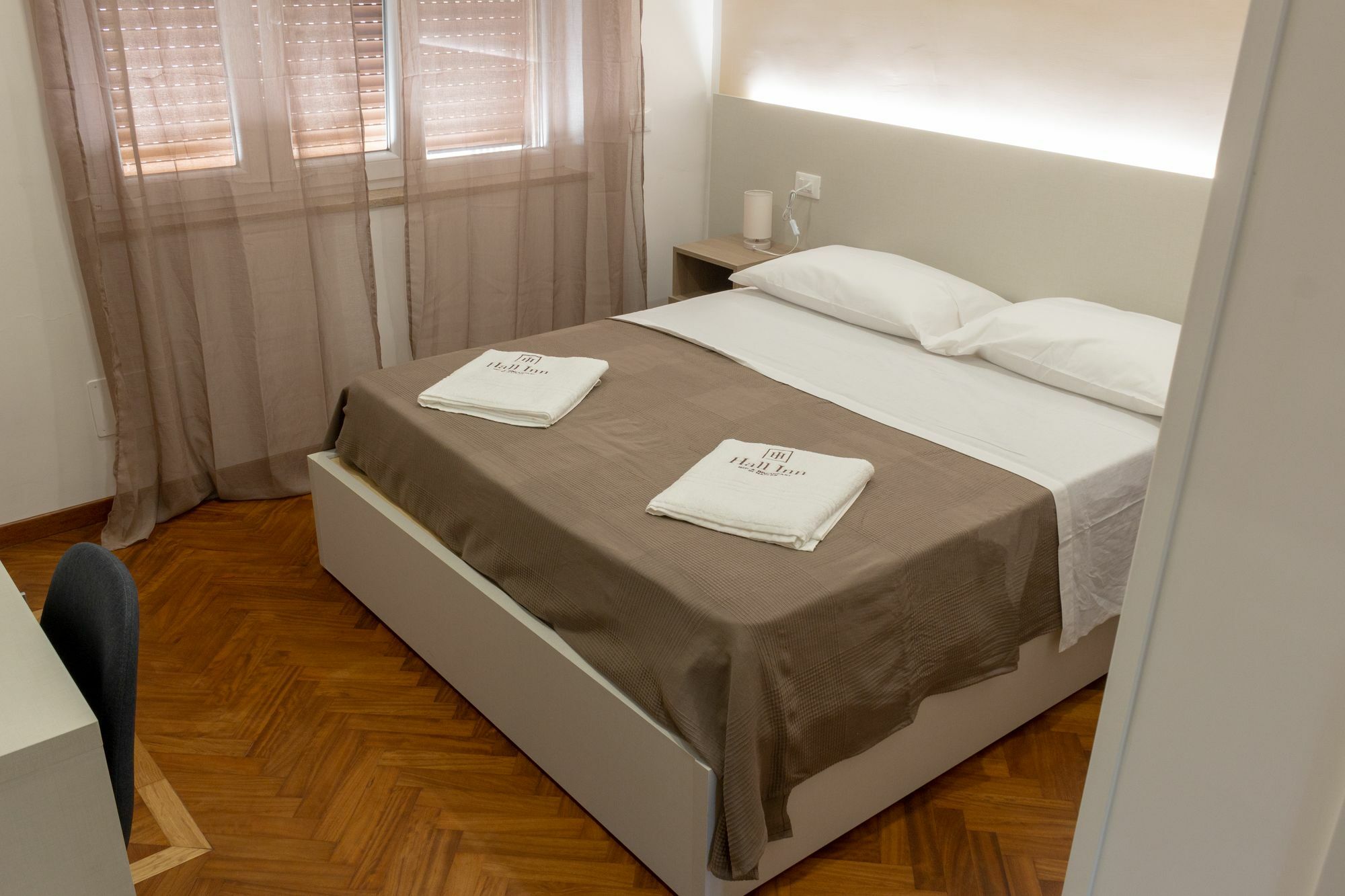 Bed & Breakfast Hall In 2*